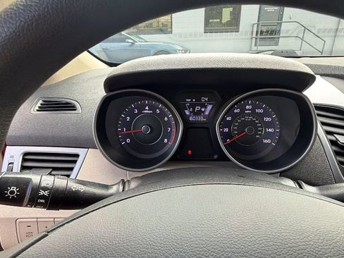 Used 2016 Hyundai Elantra SE FWD image 17