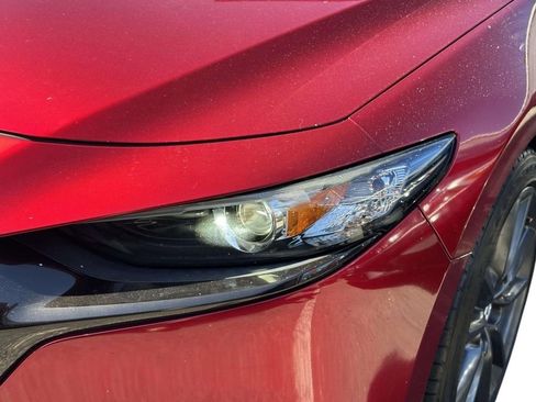Used 2020 MAZDA MAZDA3 Hatchback w/ Preferred Package FWD image 10