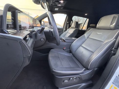Used 2023 Cadillac Escalade Premium Luxury image 11
