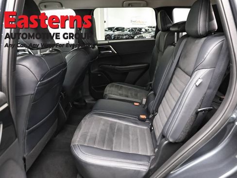 Used 2025 Mitsubishi Outlander SE AWD/4WD image 22