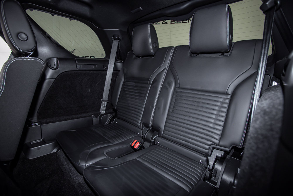 Used 2024 Land Rover Discovery Metropolitan Edition AWD/4WD image 16