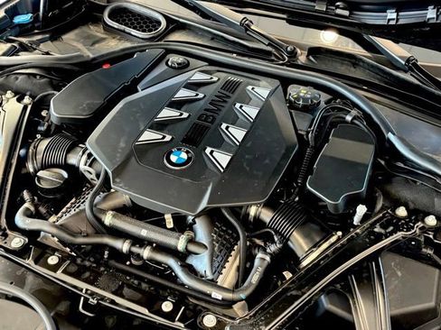 Used 2025 BMW 760i xDrive w/ Executive Package image 48