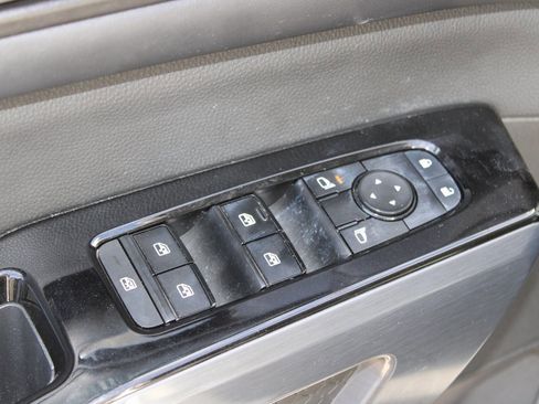 Used 2022 Nissan Pathfinder SL w/ SL Premium Package image 21