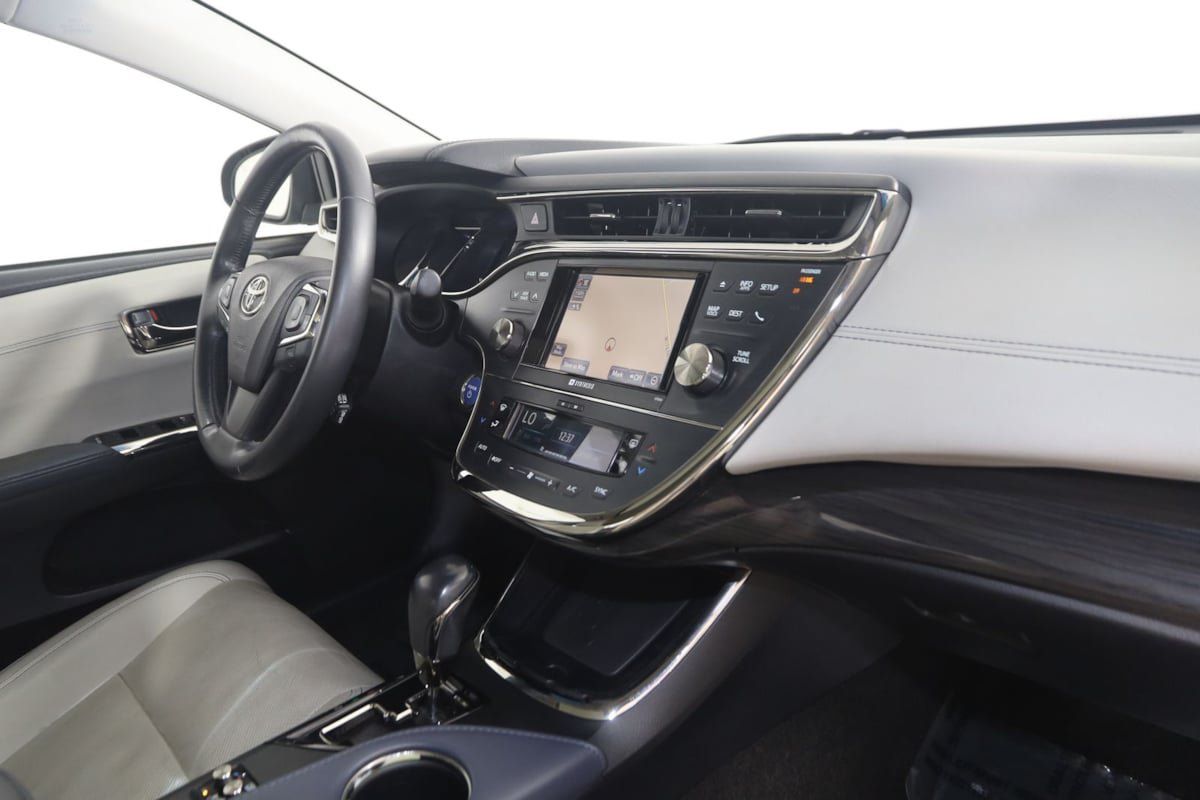 Used 2014 Toyota Avalon Limited w/ Technology Package FWD image 35