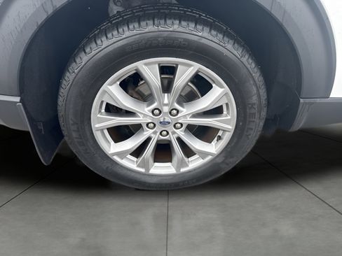 Used 2020 Ford Explorer XLT w/ Equipment Group 202A image 21