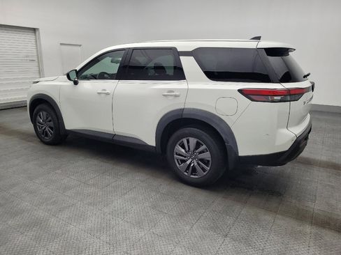 Used 2023 Nissan Pathfinder S image 3