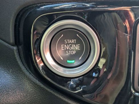 Used 2023 Chevrolet Silverado 1500 ZR2 w/ Technology Package image 32