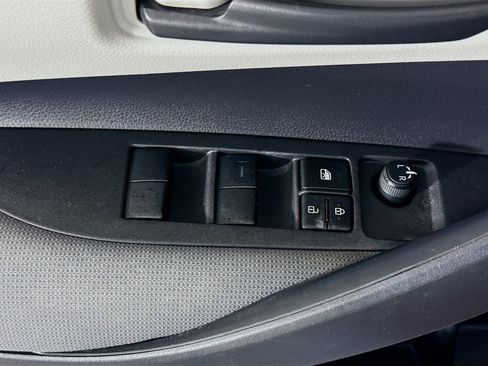 Used 2022 Toyota Corolla LE FWD image 23