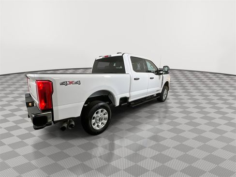 Used 2024 Ford F250 XLT image 8