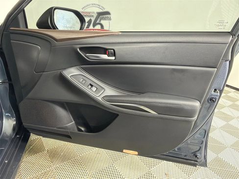 Used 2022 Toyota Avalon XLE image 15