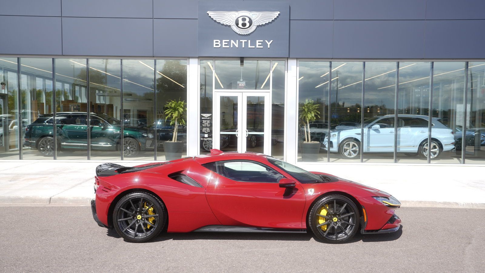 Used 2022 Ferrari SF90 Stradale AWD/4WD image 19