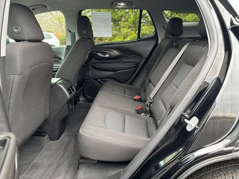Used 2023 GMC Terrain SLE w/ Driver Convenience Package image 16