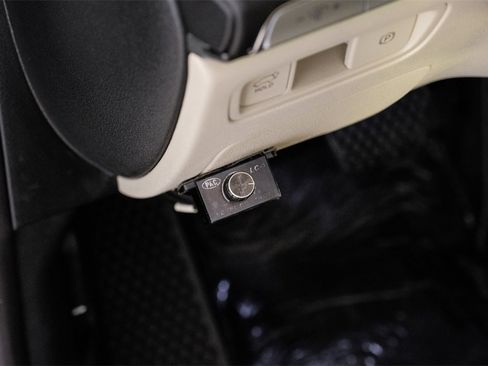 Used 2022 Genesis GV80 3.5T w/ Advanced Package 06 image 29