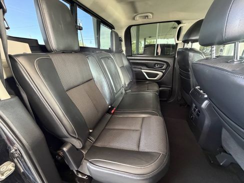 Used 2017 Nissan Titan PRO-4X AWD/4WD image 18