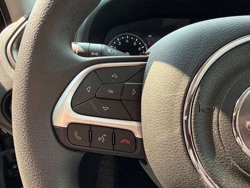 Used 2023 Jeep Renegade Latitude w/ Sun/Sound Group AWD/4WD image 24