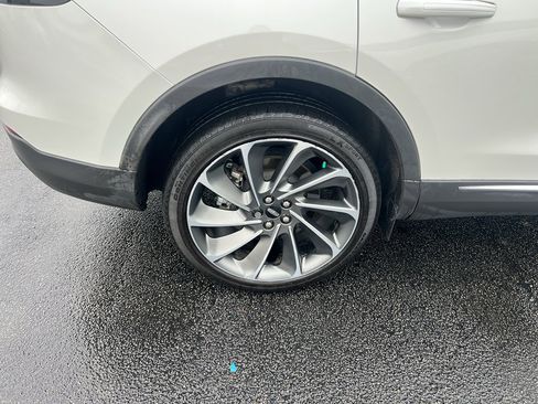 Used 2023 Lincoln Nautilus Reserve w/ Luxury Package image 10