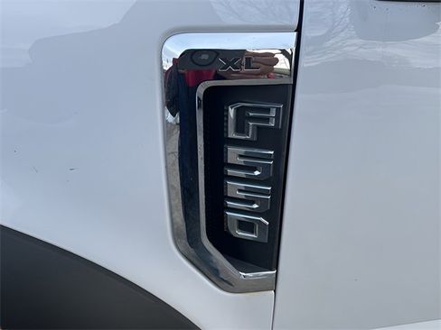 Used 2019 Ford F550 4x4 Regular Cab Super Duty image 18