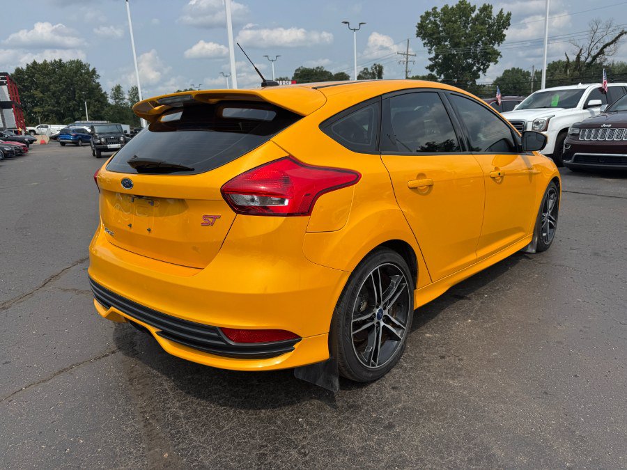 Used 2015 Ford Focus ST FWD image 5