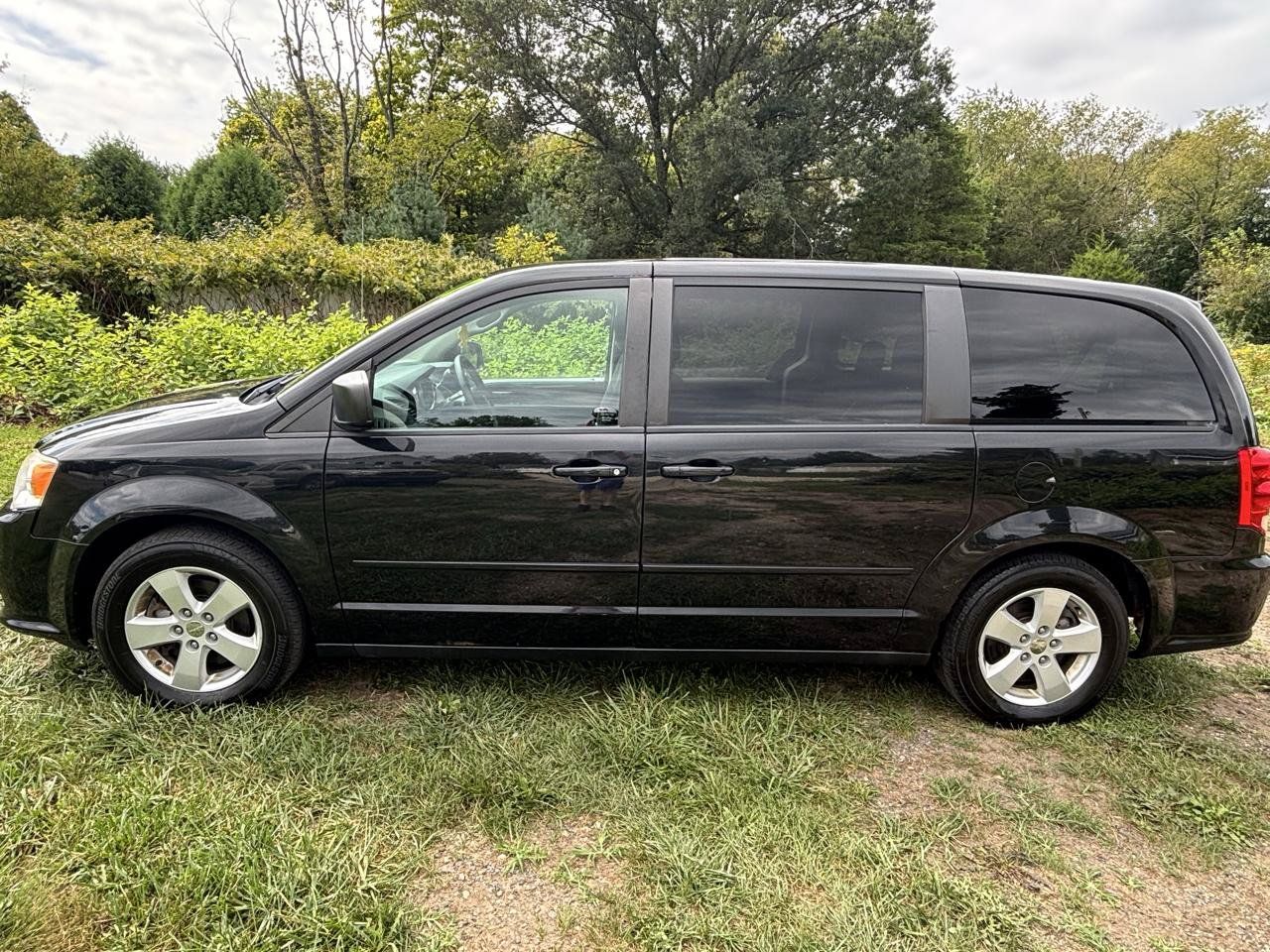 Used 2013 Dodge Grand Caravan SE FWD image 8