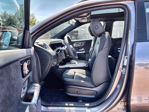 Used 2025 Mercedes-Benz GLA 35 AMG 4MATIC image 2