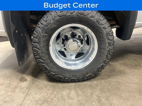Used 2022 Chevrolet Silverado 3500 High Country w/ LPO, Hitch Package AWD/4WD image 9