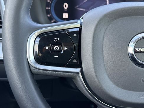 Used 2023 Volvo XC90 B5 Core w/ Protection Package Premier image 9