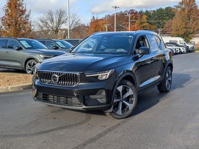 Used 2025 Volvo XC40 B5 Core w/ Protection Package Premier