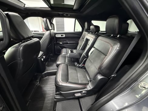Used 2022 Ford Explorer ST-Line AWD/4WD image 26
