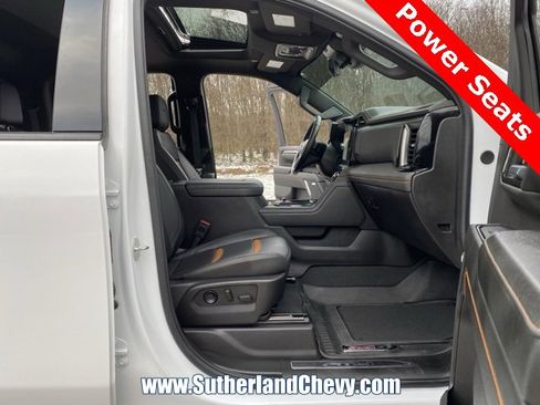 Used 2024 GMC Sierra 2500 AT4 w/ Technology Package image 26