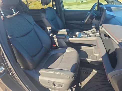 Certified 2025 Toyota Sienna XSE image 10