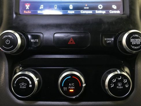 Used 2019 RAM 1500 Big Horn image 35