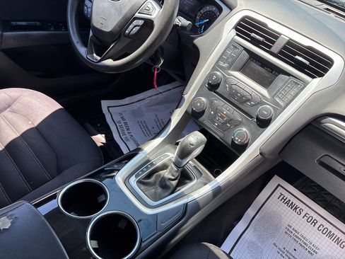 Used 2014 Ford Fusion SE FWD image 9