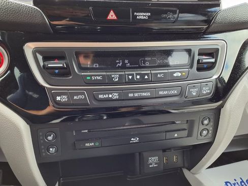 Used 2017 Honda Pilot Elite image 9