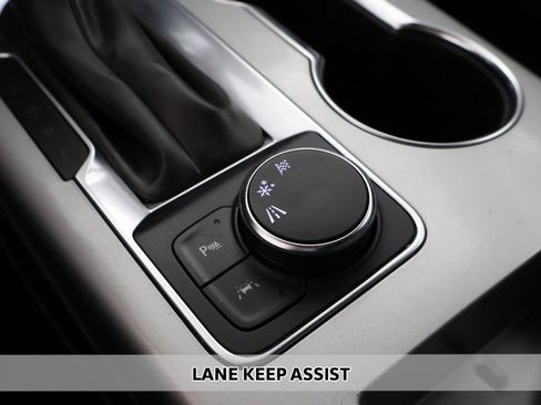 Used 2024 Chevrolet Blazer LT w/ Convenience Package FWD image 4
