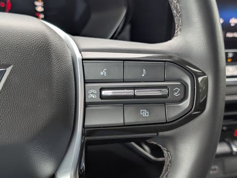 Used 2023 Chevrolet Colorado LT w/ LT Convenience Package II image 17