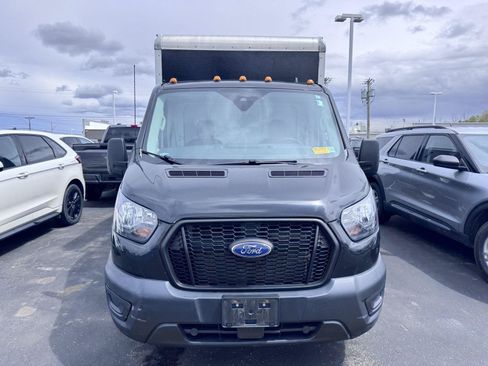 Used 2022 Ford Transit 350 DRW RWD image 2