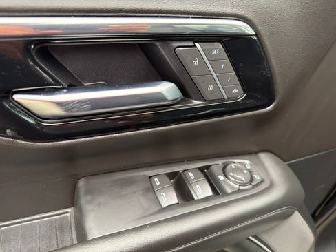 Used 2025 Chevrolet Tahoe LT RWD image 15