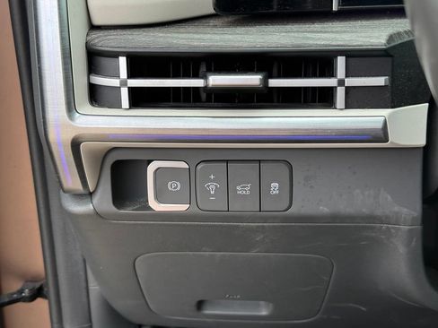 Used 2024 Hyundai Santa Fe Calligraphy FWD image 17