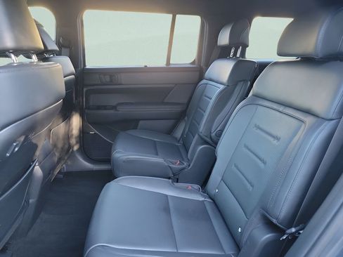 Used 2025 Hyundai Santa Fe Calligraphy image 15