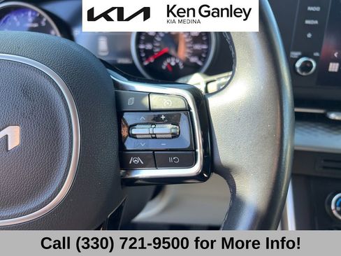 Certified 2024 Kia Carnival LX image 32