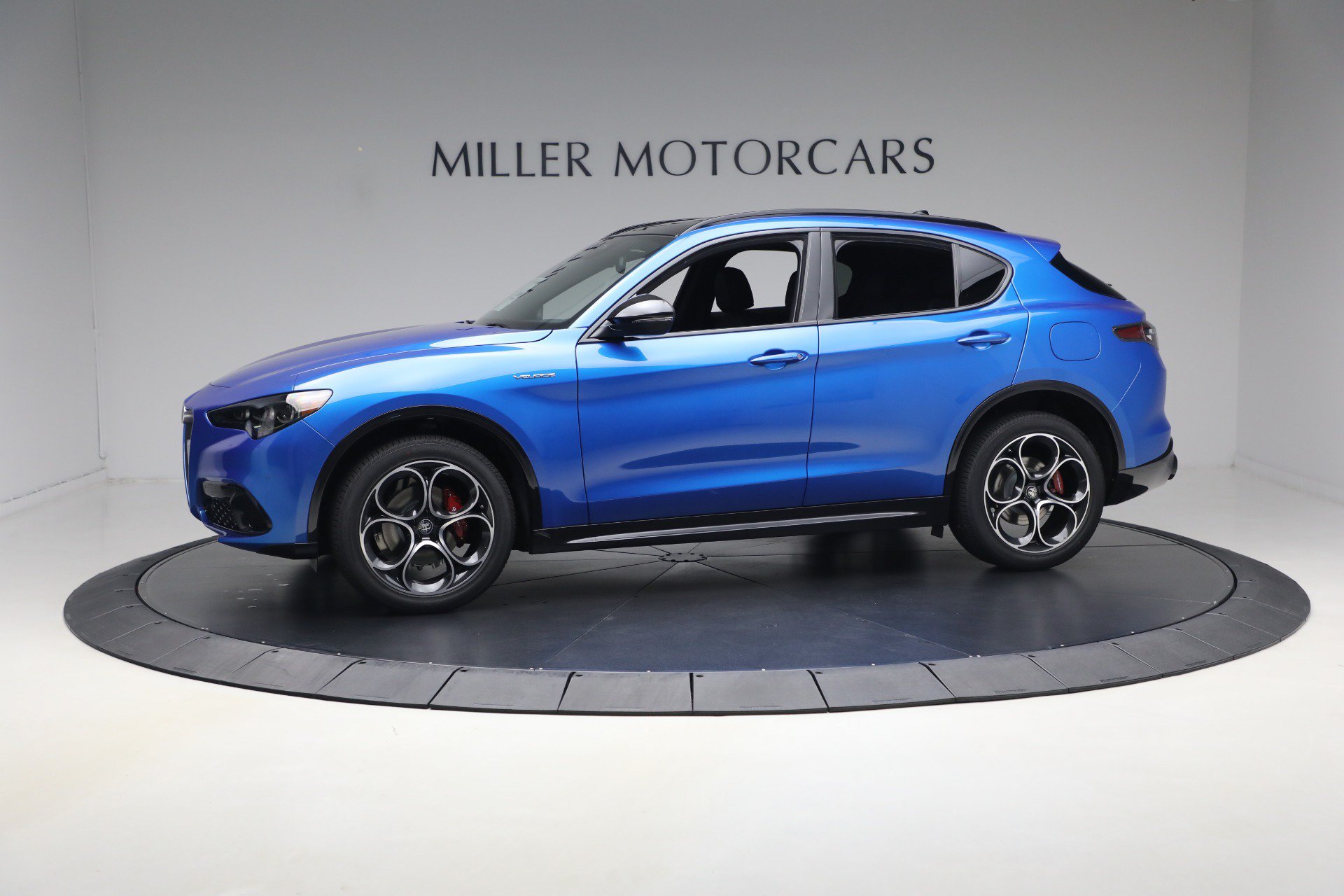 New 2026 Alfa Romeo Stelvio Sprint AWD/4WD image 1