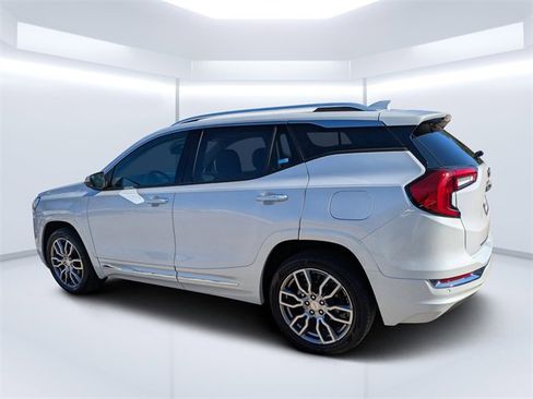 Used 2023 GMC Terrain Denali image 5