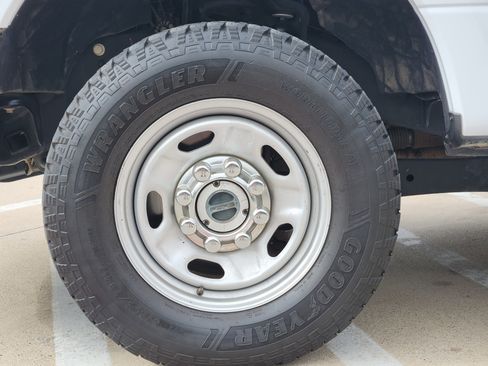 Used 2022 Ford F250 XL w/ Power Equipment Group image 11