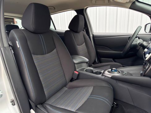 Used 2023 Nissan Leaf S image 30