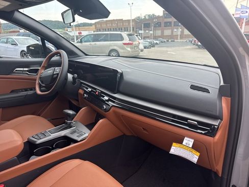New 2026 Kia Sportage X-Line w/ X-Line Technology Package image 17