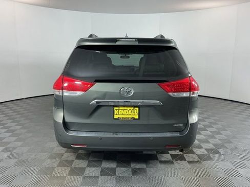 Used 2011 Toyota Sienna Limited w/ Premium Pkg image 7