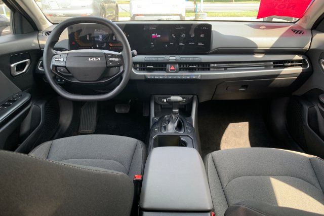 Used 2025 Kia K4 FWD image 15