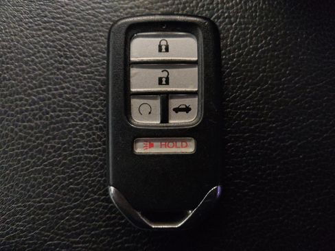 Used 2018 Honda Civic EX-L image 32