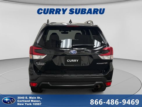 Used 2019 Subaru Forester Premium AWD/4WD image 4