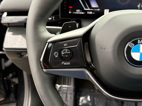 Used 2025 BMW 530i xDrive image 24